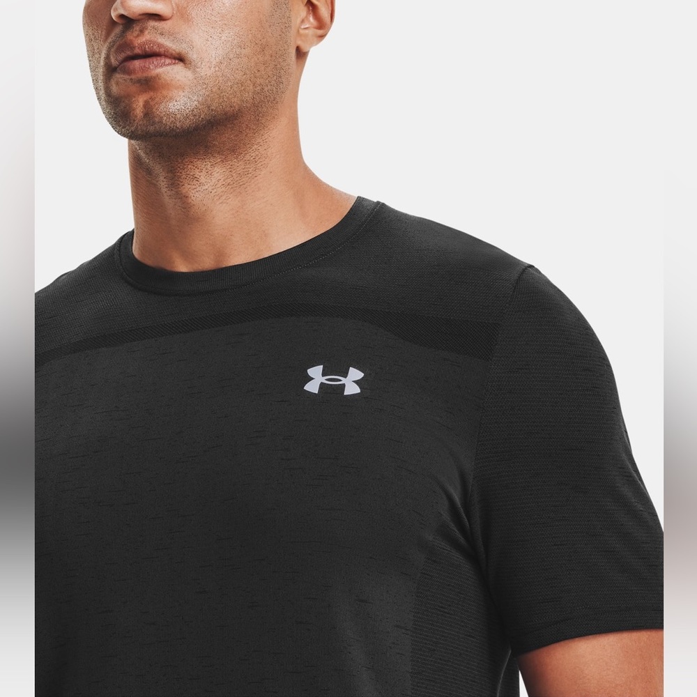 Under Armour Men’s UA Seamless Short Sleeve - SIZE XXL